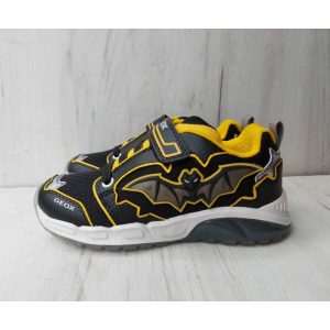 Geox világító zárt cipő C0054-32